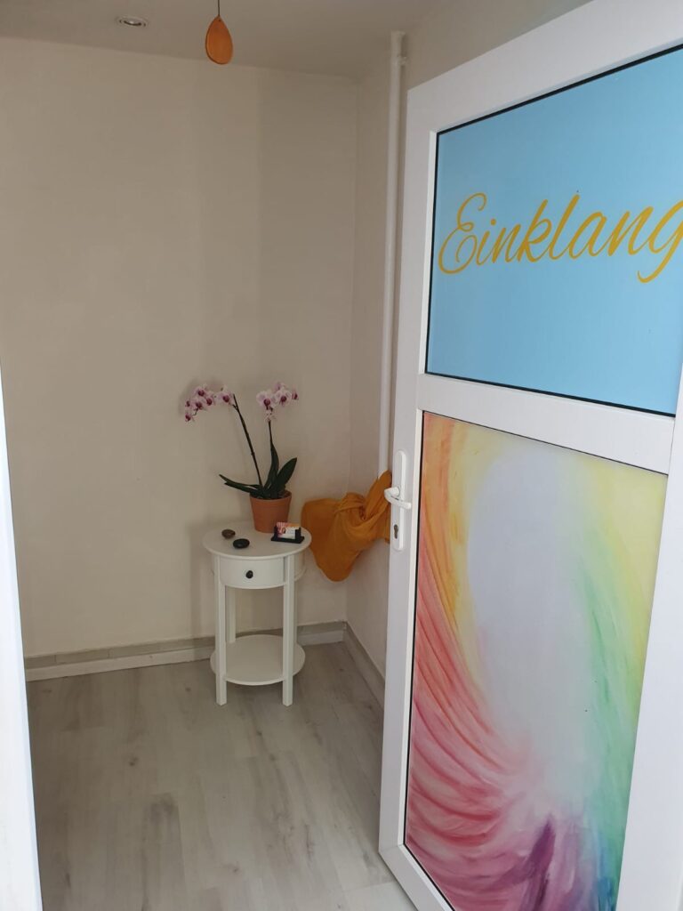 Praxis Einklang Eingangstüre